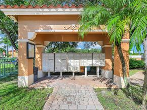 5844 Siena Ln, Hollywood FL 33021