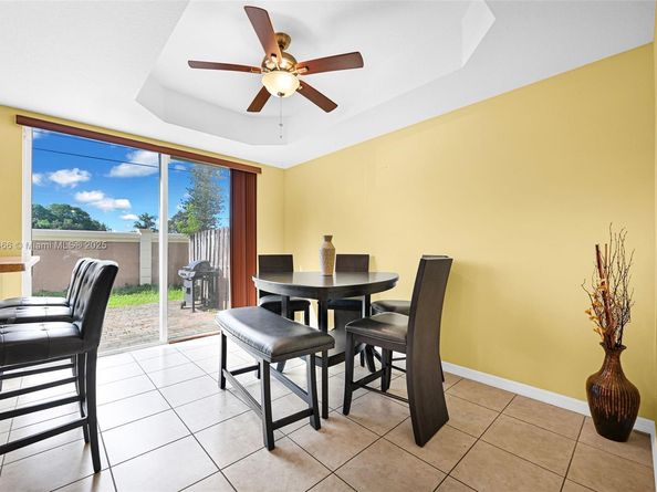 5844 Siena Ln, Hollywood FL 33021