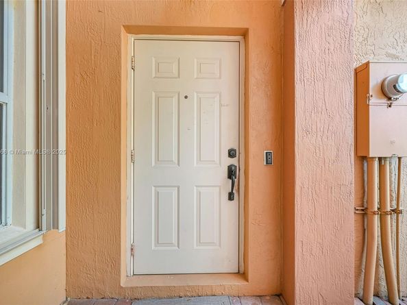 5844 Siena Ln, Hollywood FL 33021