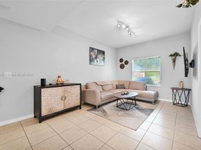 5844 Siena Ln, Hollywood FL 33021