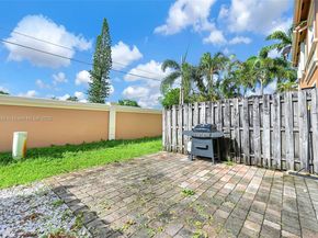 5844 Siena Ln, Hollywood FL 33021