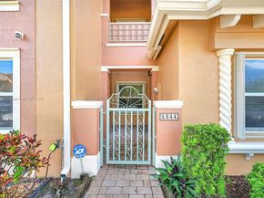 5844 Siena Ln, Hollywood FL 33021