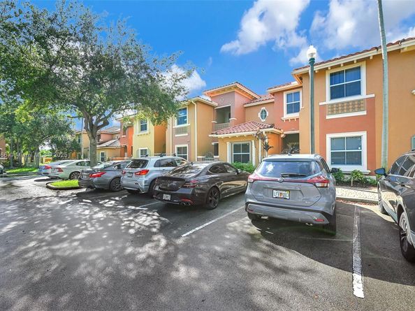 5844 Siena Ln, Hollywood FL 33021