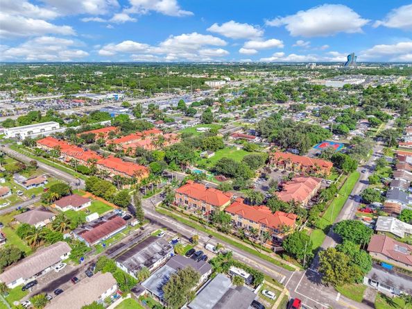 5844 Siena Ln, Hollywood FL 33021