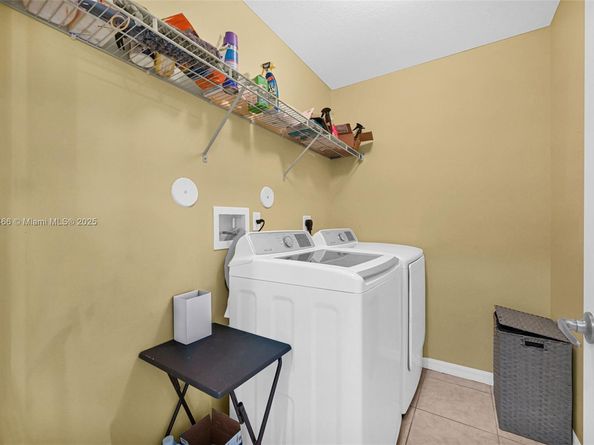 5844 Siena Ln, Hollywood FL 33021