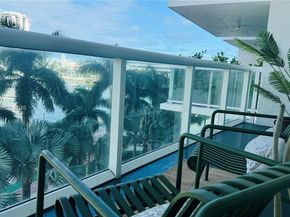 10 Venetian Way 501, Miami Beach FL 33139