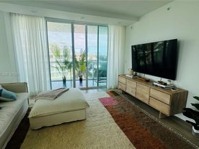 10 Venetian Way 501, Miami Beach FL 33139