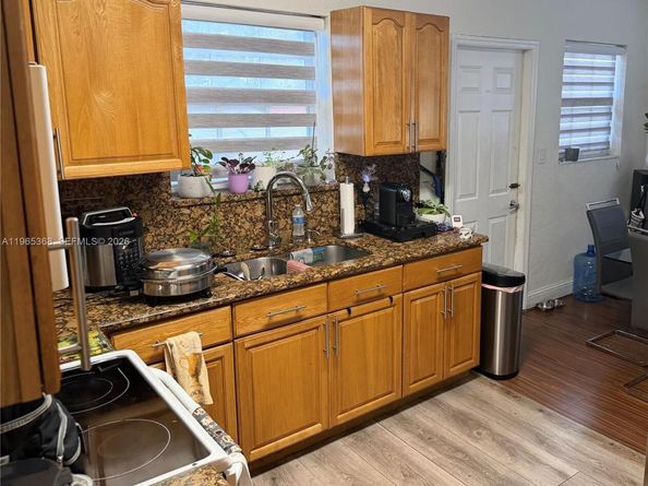 550 NW 135th St, North Miami FL 33168