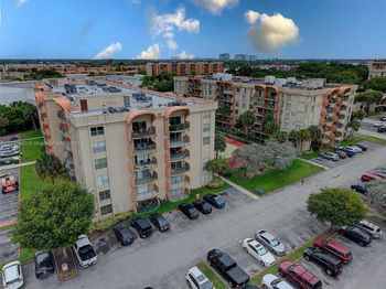 9310 Fontainebleau Blvd