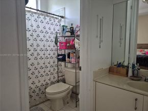 921 NE 42nd Pl, Homestead FL 33033