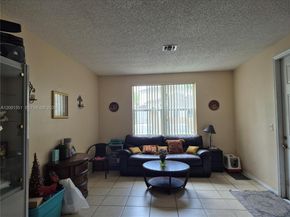 921 NE 42nd Pl, Homestead FL 33033