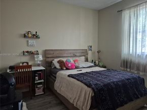 921 NE 42nd Pl, Homestead FL 33033
