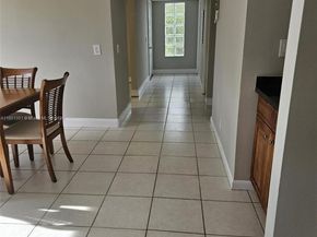 366 Lakeview Dr 104, Weston FL 33326