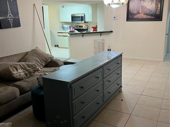 8871 Wiles Rd 208, Coral Springs FL 33067
