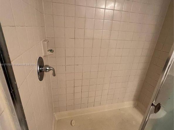 8871 Wiles Rd 208, Coral Springs FL 33067
