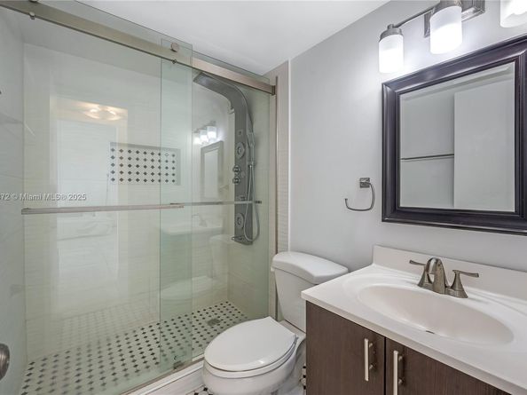 2750 NE 183rd St 804, Aventura FL 33160
