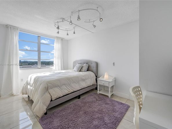 2750 NE 183rd St 804, Aventura FL 33160