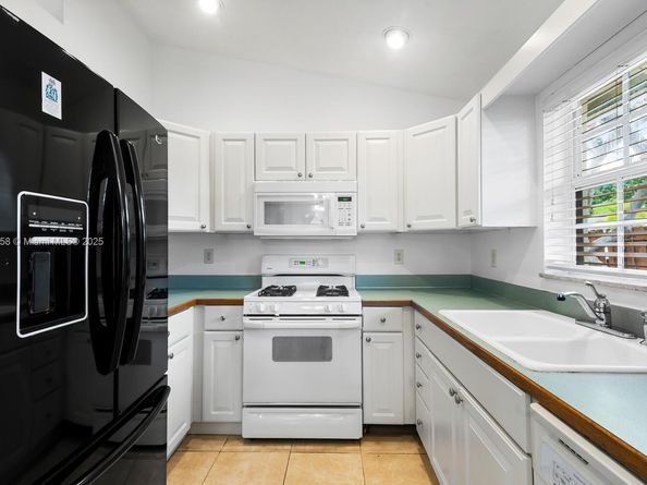 Undisclosed Address #A11834158, West Palm Beach FL 33407
