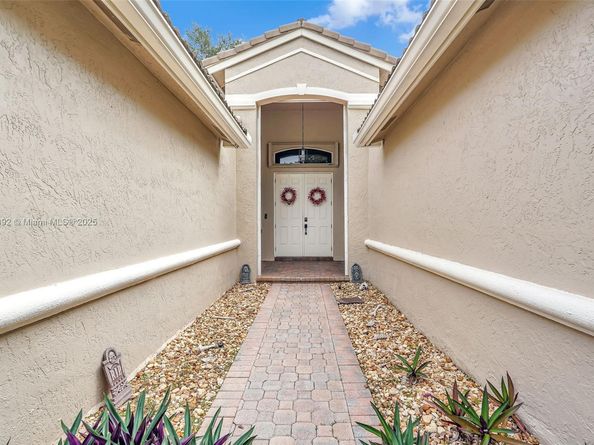 4936 NW 52nd Ave, Coconut Creek FL 33073