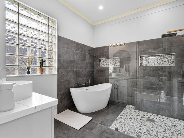 4936 NW 52nd Ave, Coconut Creek FL 33073