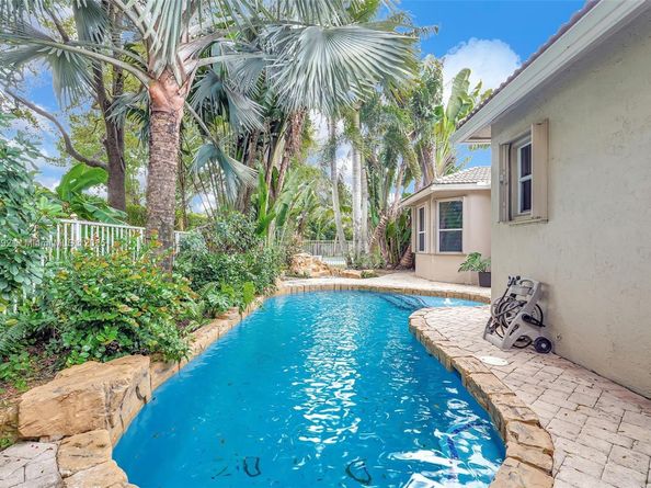 4936 NW 52nd Ave, Coconut Creek FL 33073