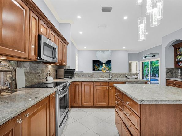 4936 NW 52nd Ave, Coconut Creek FL 33073