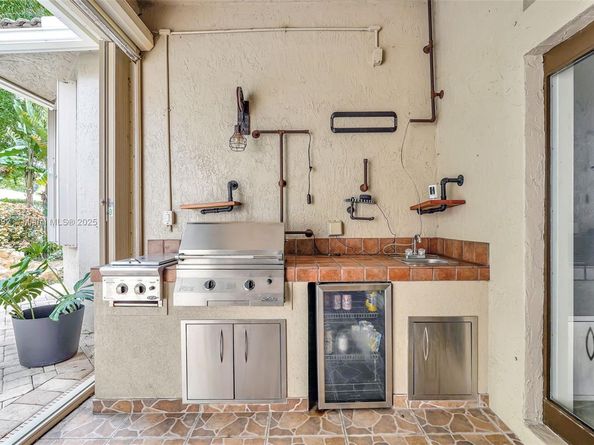 4936 NW 52nd Ave, Coconut Creek FL 33073