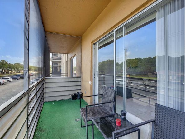 4848 NW 24th Ct 215, Lauderdale Lakes FL 33313