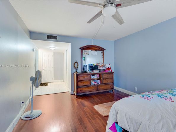 4848 NW 24th Ct 215, Lauderdale Lakes FL 33313
