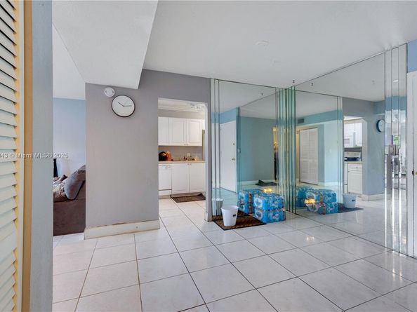 4848 NW 24th Ct 215, Lauderdale Lakes FL 33313