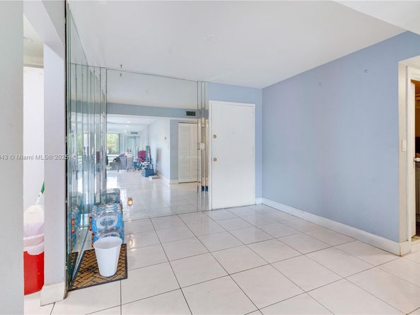 4848 NW 24th Ct 215, Lauderdale Lakes FL 33313