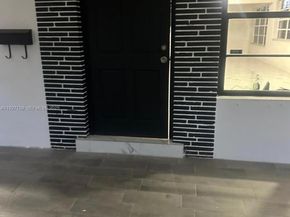 6750 Allen St, Hollywood FL 33024