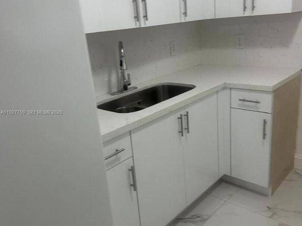 6750 Allen St, Hollywood FL 33024