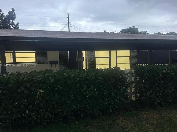 6750 Allen St, Hollywood FL 33024