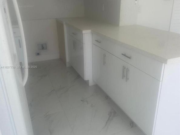 6750 Allen St, Hollywood FL 33024