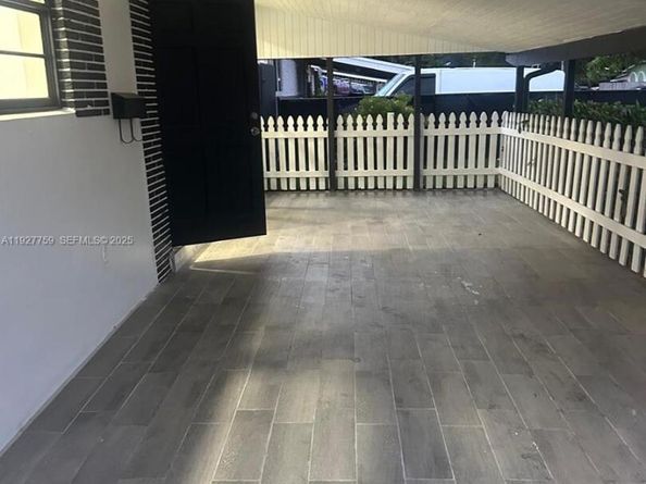 6750 Allen St, Hollywood FL 33024