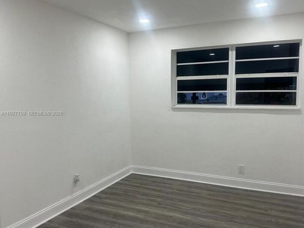 6750 Allen St, Hollywood FL 33024