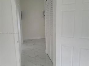 6750 Allen St, Hollywood FL 33024