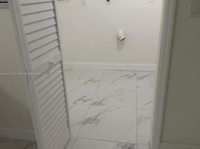 6750 Allen St, Hollywood FL 33024