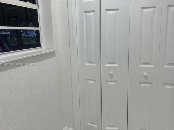 6750 Allen St, Hollywood FL 33024