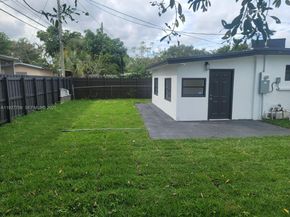 6750 Allen St, Hollywood FL 33024