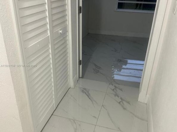 6750 Allen St, Hollywood FL 33024