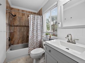 1776 NW 78th Ave, Pembroke Pines FL 33024