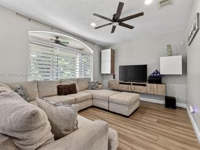 1776 NW 78th Ave, Pembroke Pines FL 33024
