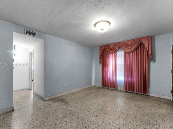 6841 SW 1st St, Miami FL 33144