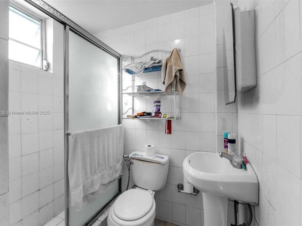 6841 SW 1st St, Miami FL 33144