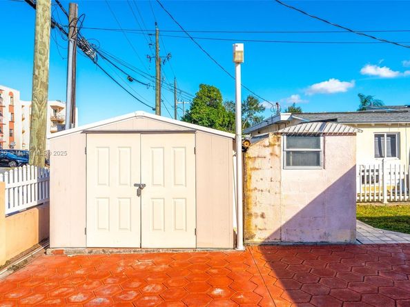 6841 SW 1st St, Miami FL 33144