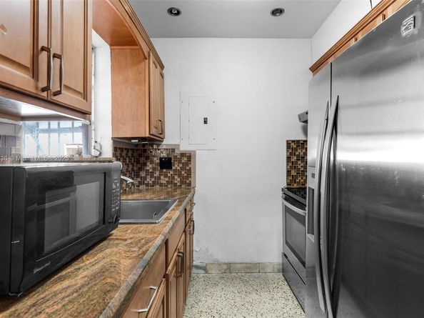 6841 SW 1st St, Miami FL 33144