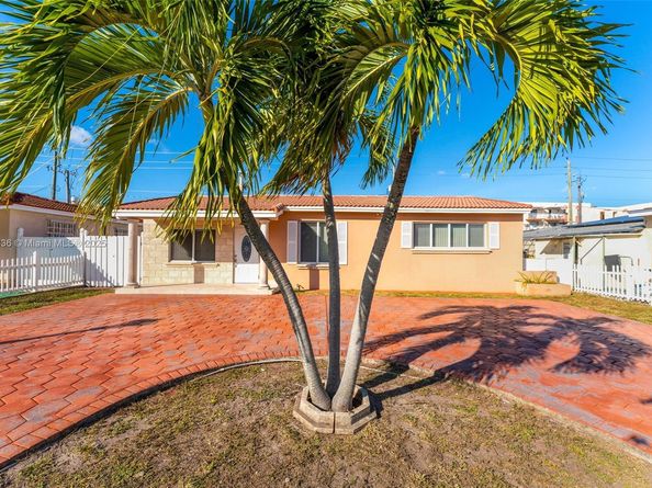 6841 SW 1st St, Miami FL 33144