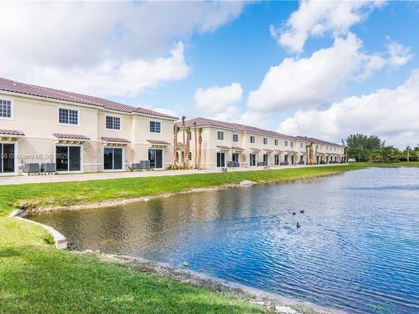 2664 SW 81st Ter 2666, Miramar FL 33025